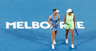 什么是“桥牌”里的信息传递？解析为何它能成为顶级精英的智力游戏。（解密桥牌的信息传递：它为何成为顶尖精英的智力游戏）