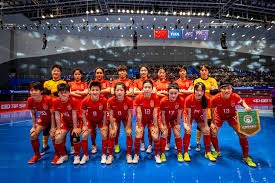 德州游骑兵队新秀席尔（Sebastian Walcott）在 1A 展示超过 110 哩的击球初速